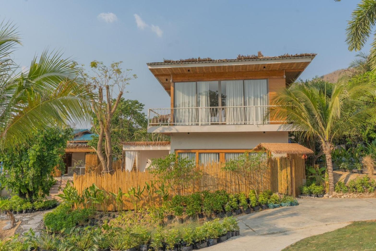 Le La Lake Resort And Spa Kaeng Kachan Esterno foto