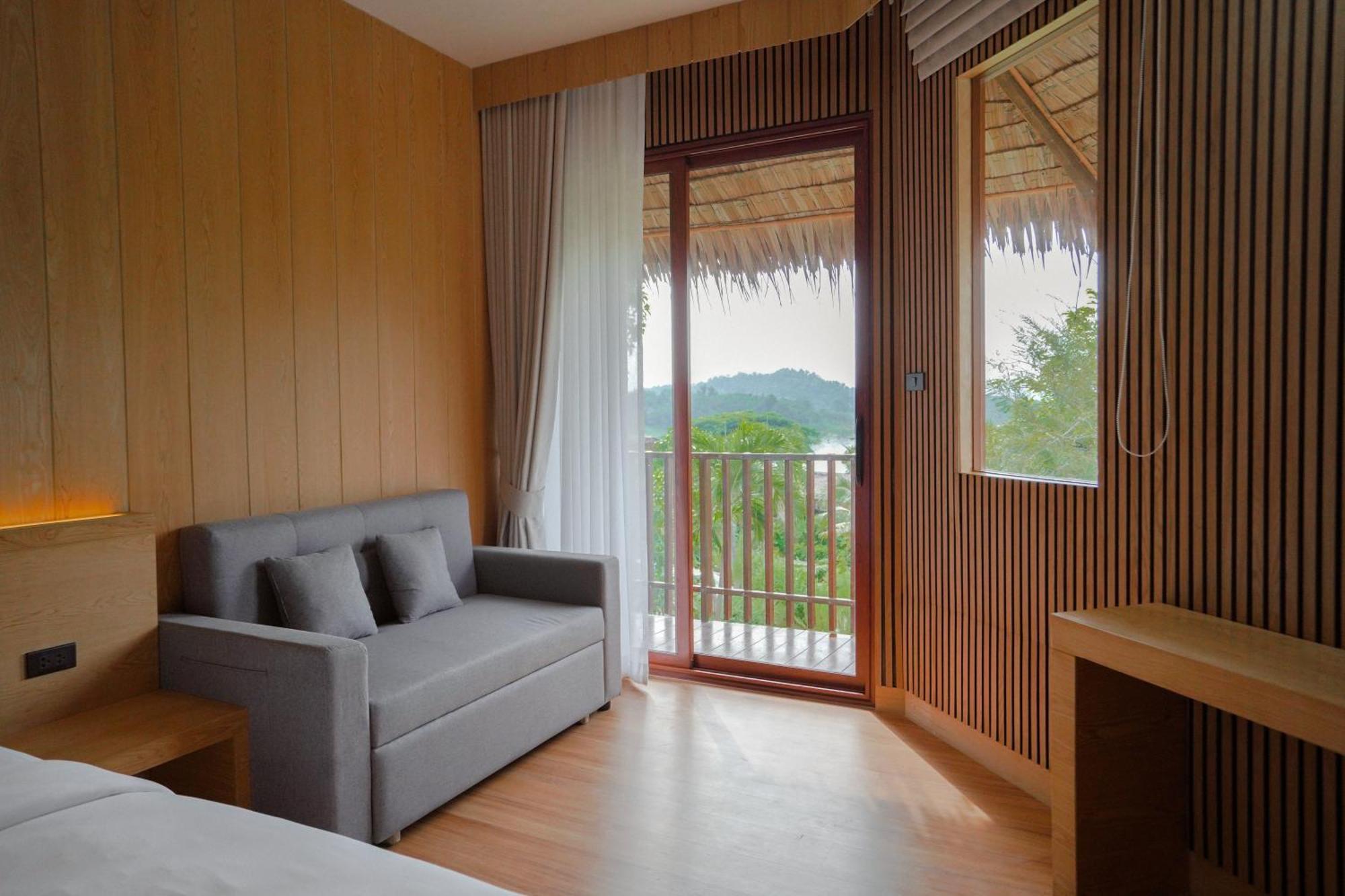 Le La Lake Resort And Spa Kaeng Kachan Esterno foto